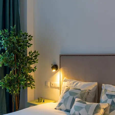 Apartment M23 *